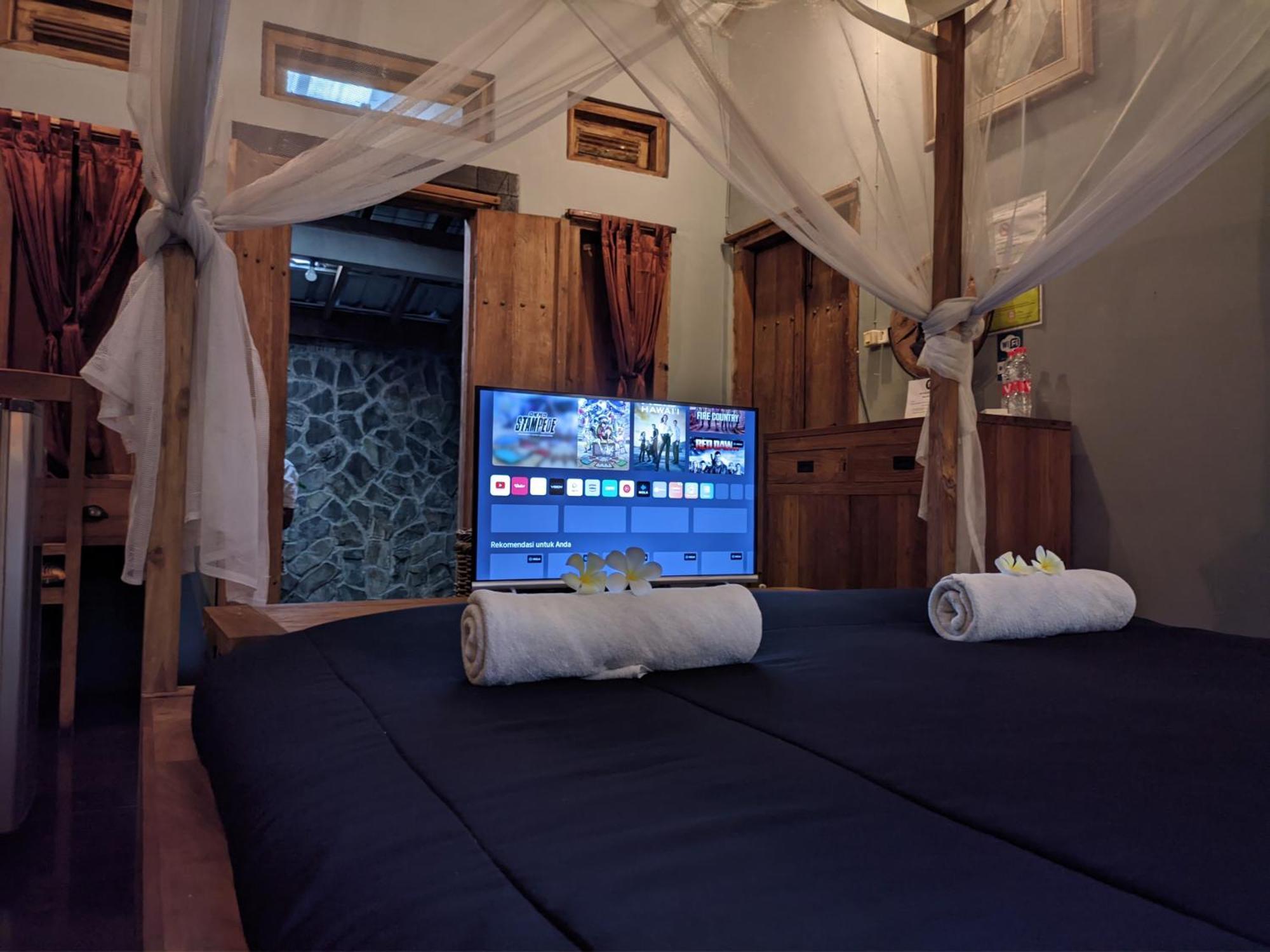 Astuti Gallery Homestay Jogjacarta Exterior foto