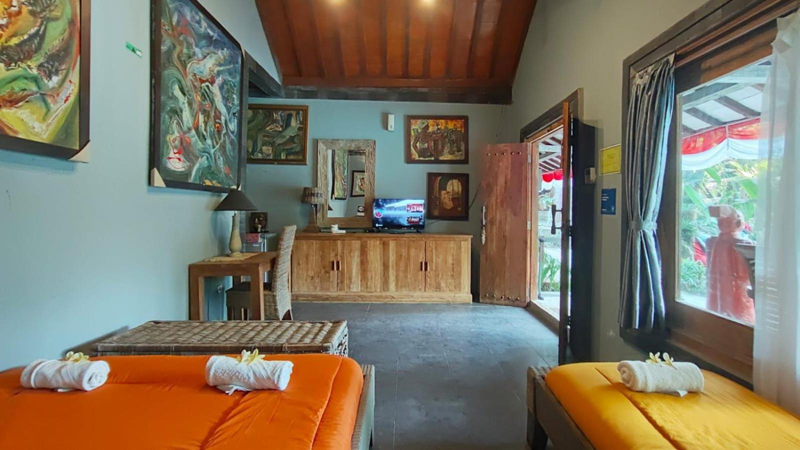 Astuti Gallery Homestay Jogjacarta Exterior foto