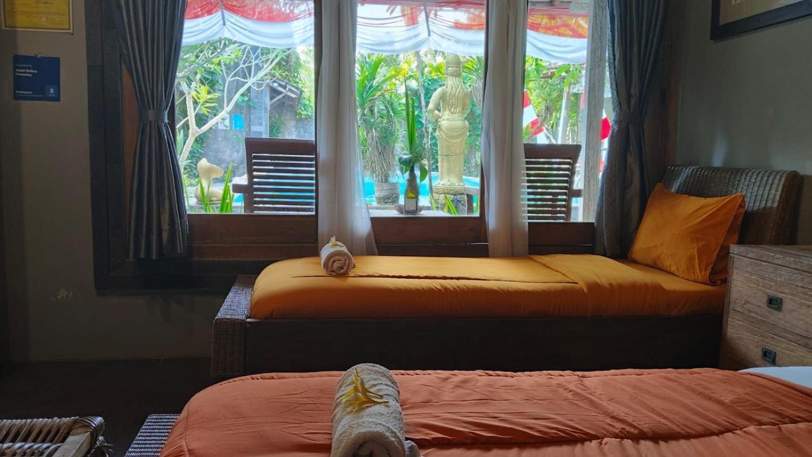 Astuti Gallery Homestay Jogjacarta Exterior foto